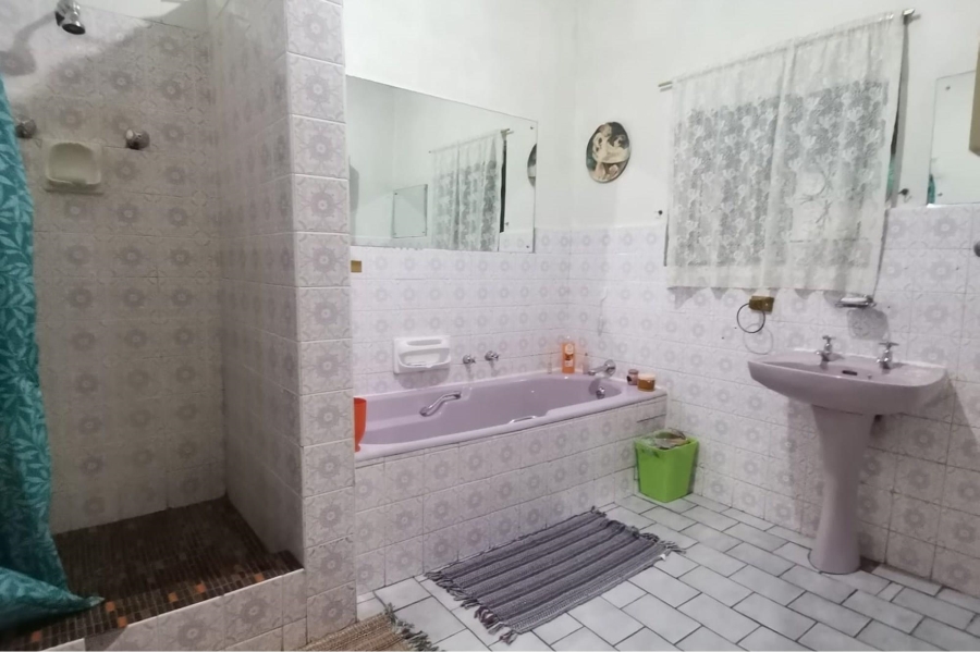 4 Bedroom Property for Sale in Newton Western Cape
